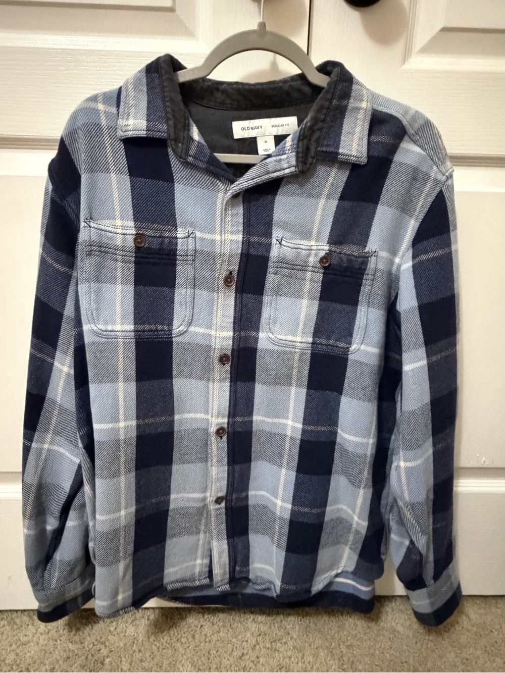 Men’s Old Navy Button-down blue plaid flannel size XL regular fit. - Picture 1 of 7